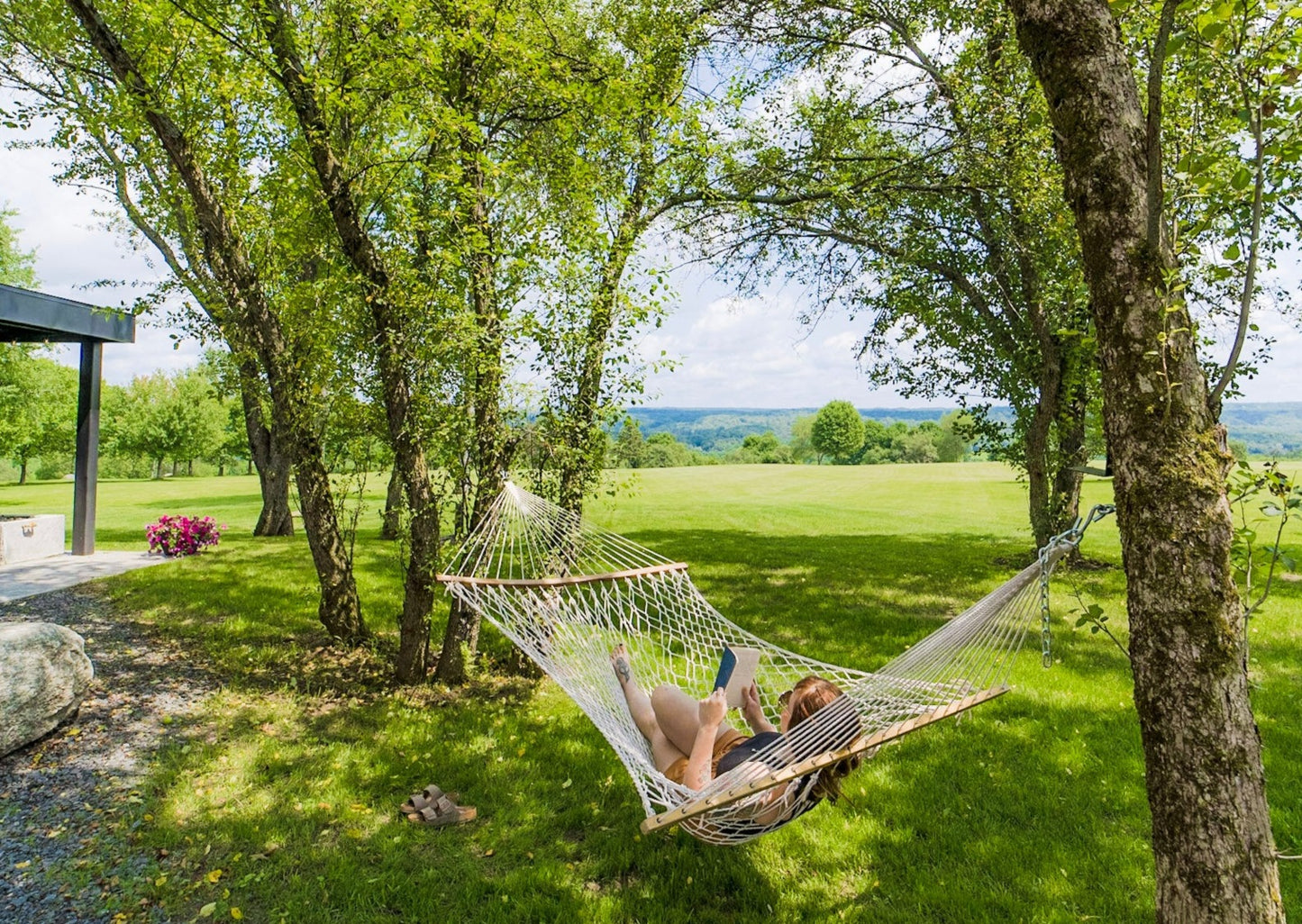 [Exterior] slidertag; The Orchard ; Relax in the hammock and take in the beauty of the surrounding nature!